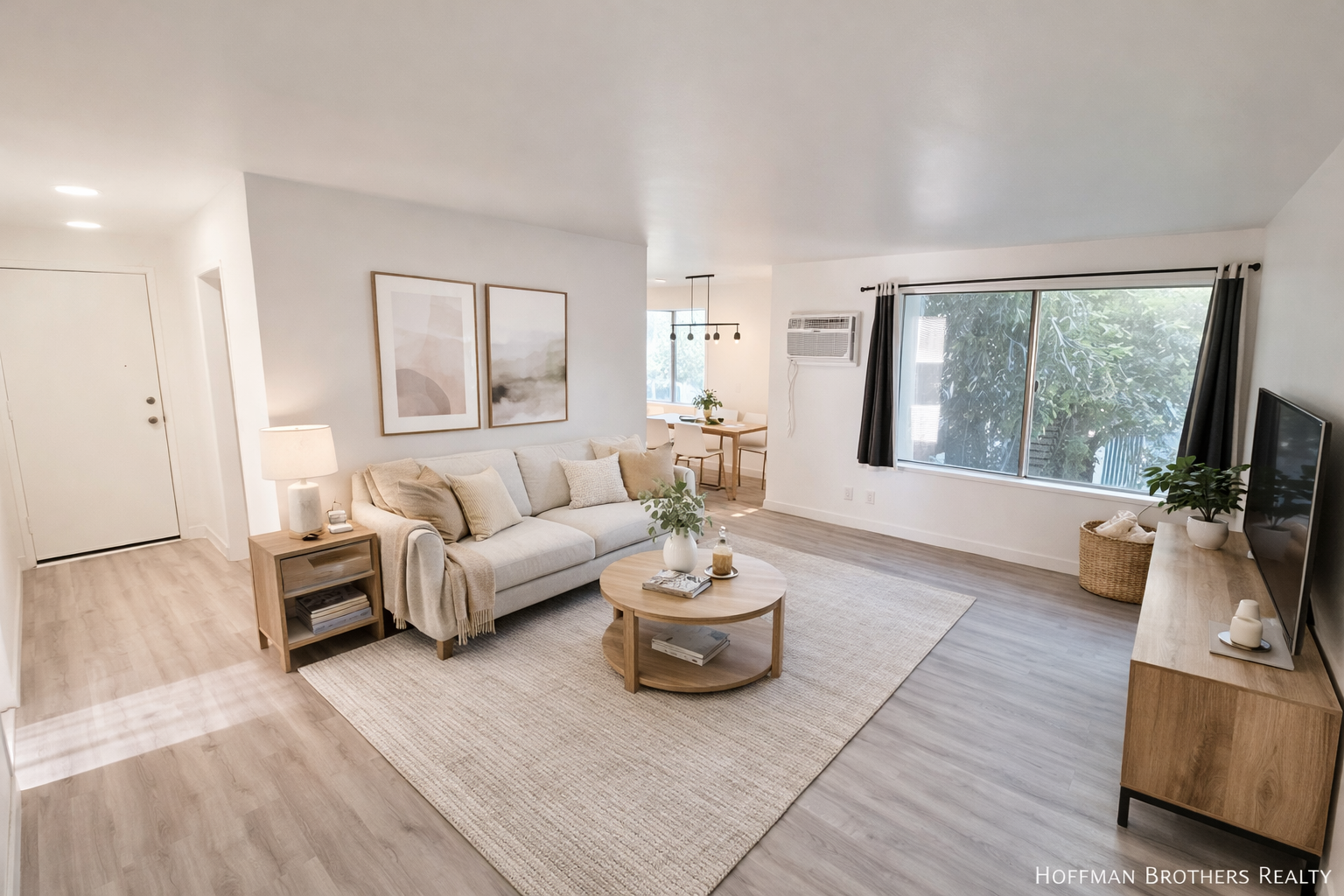 North Hollywood Apartment: 11744 Runnymede St