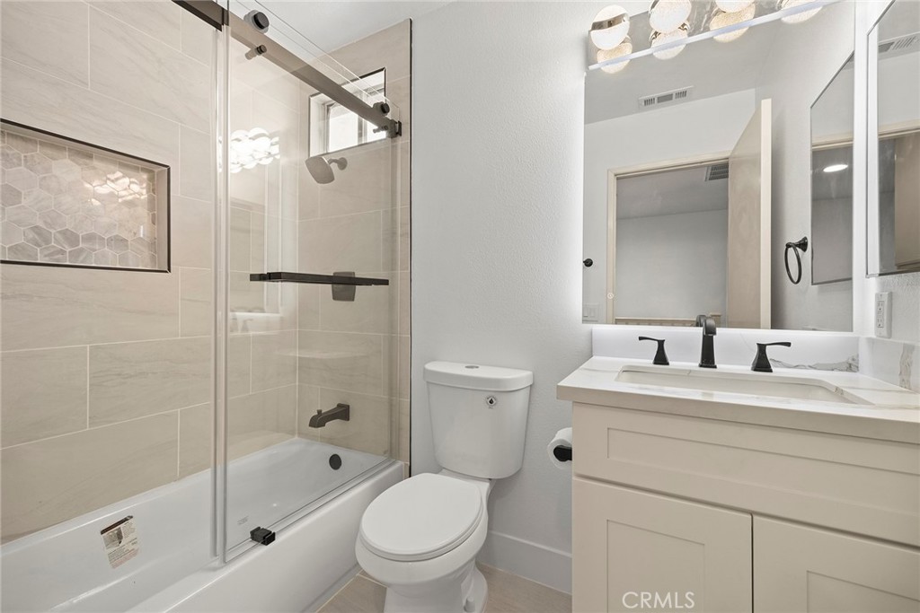 Tustin Condo: 14831 Walnut Grove Court