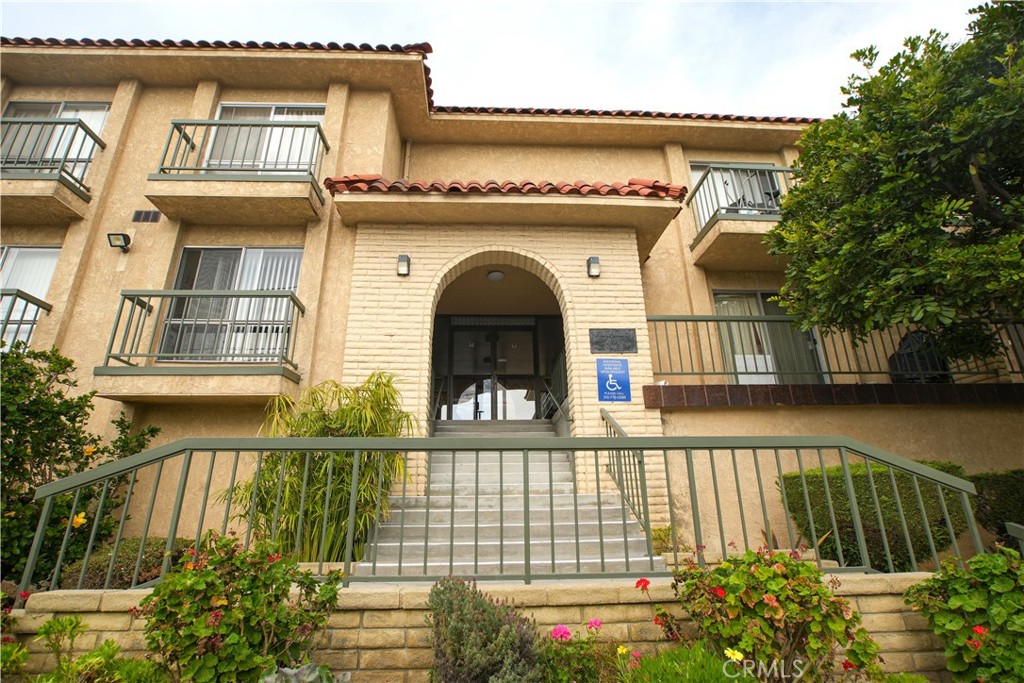 Hawthorne Condo: 4015 137th Street