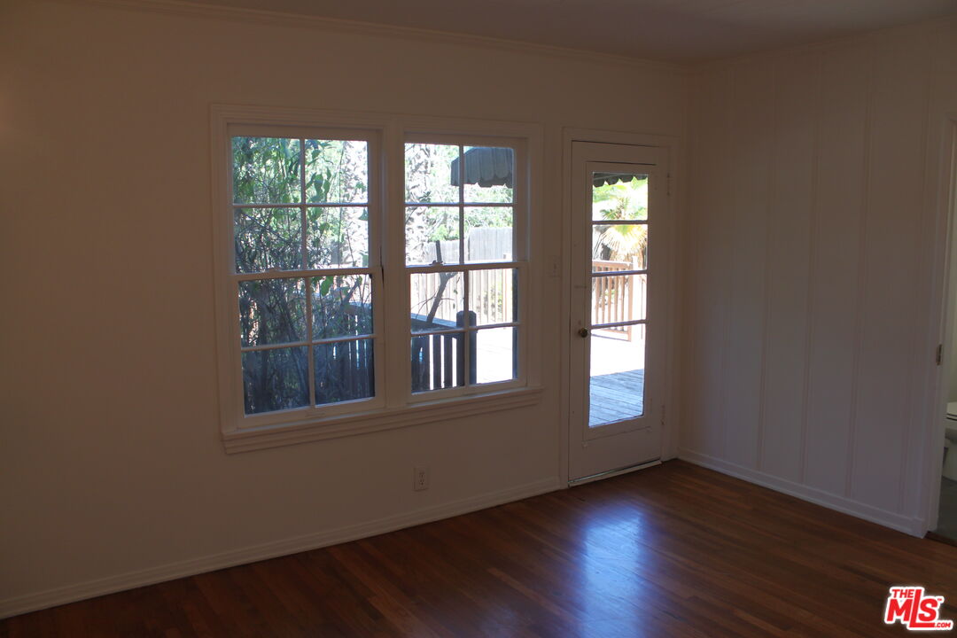 Tarzana Condo: 5742 Corbin Avenue