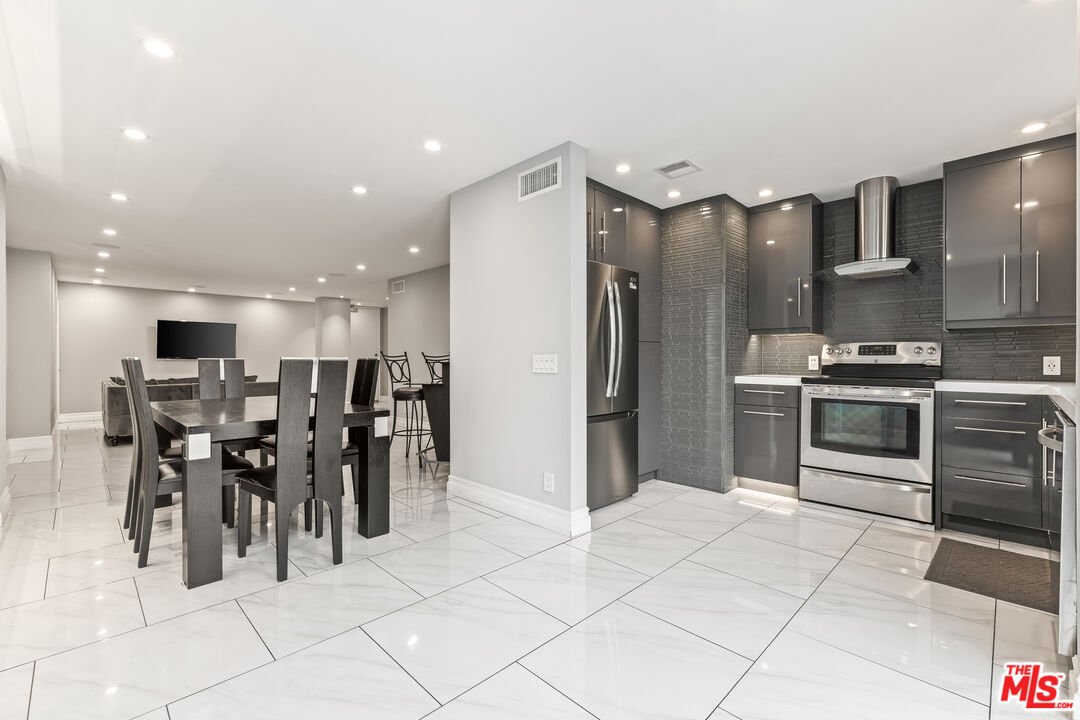 Los Angeles Condo: 10747 Wilshire Boulevard