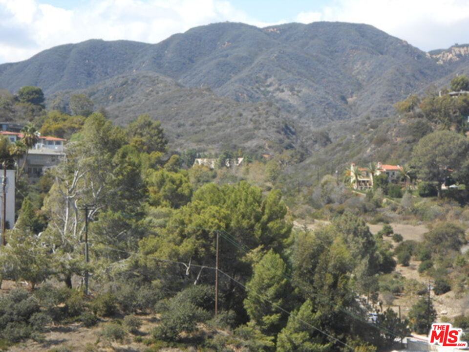 Pacific Palisades Condo: 17350 Sunset Boulevard