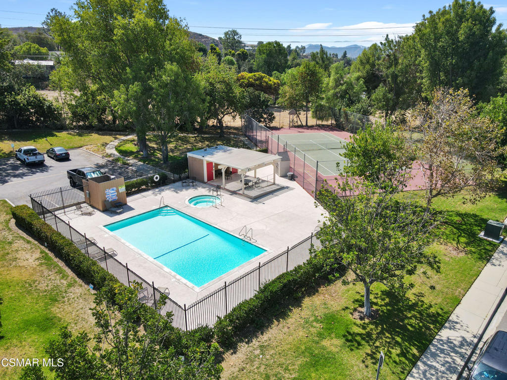 Thousand Oaks Condo: 1766 East Avenida De Las Flores