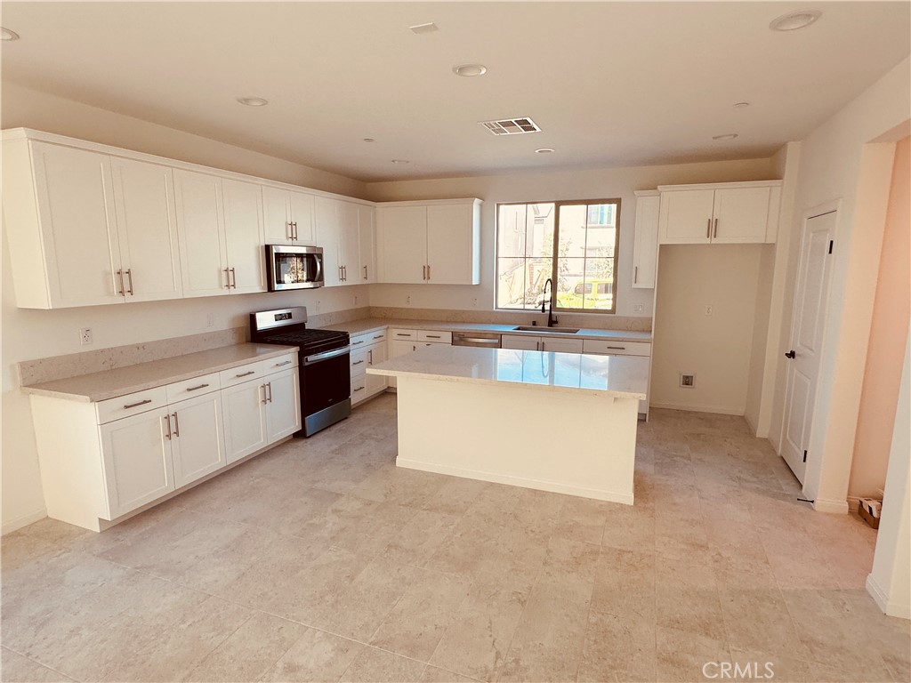 Ontario Condo: 4233 South Malagon Privado