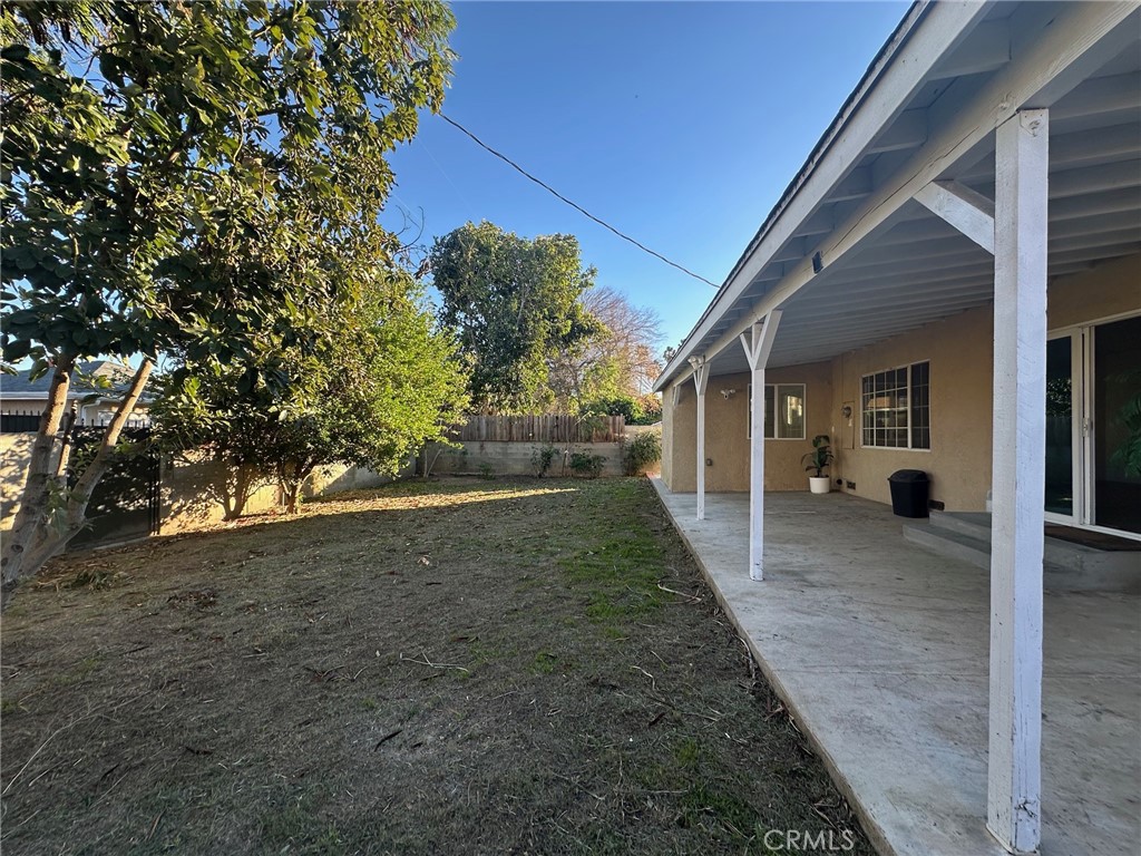 Canoga Park Condo: 7754 Loma Verde Avenue