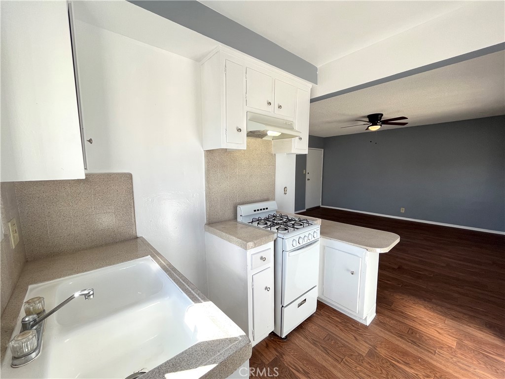 Hawthorne Condo: 4750 West Broadway