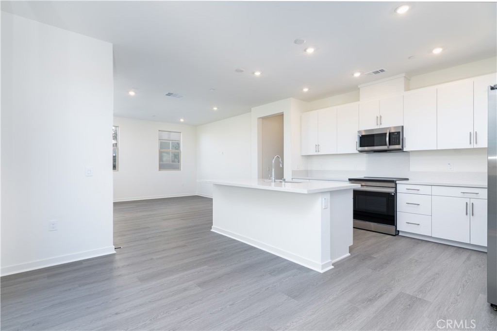 Ontario Condo: 3251 East Emerald Drive