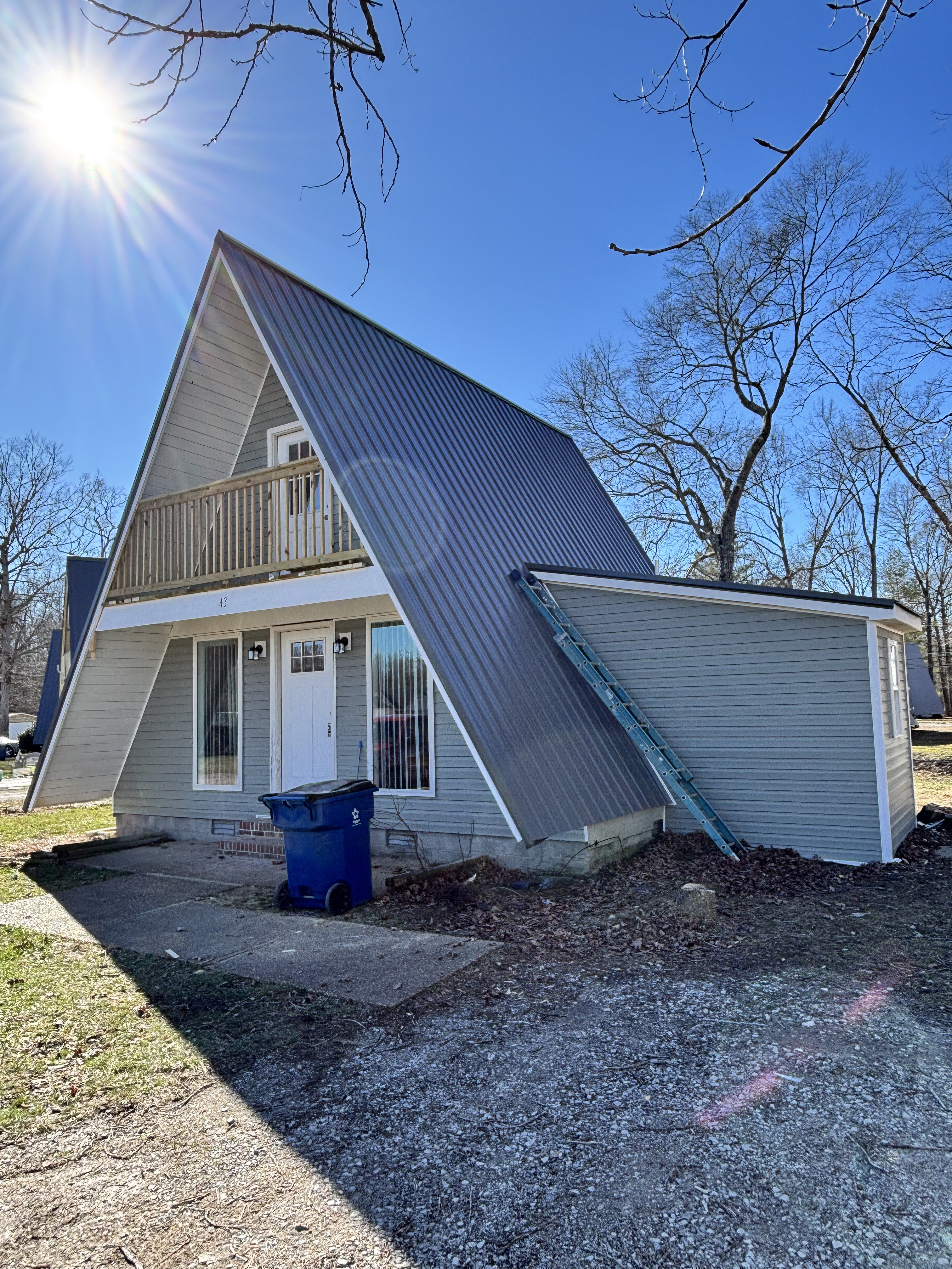 Manchester House: 43 Swiss Dr