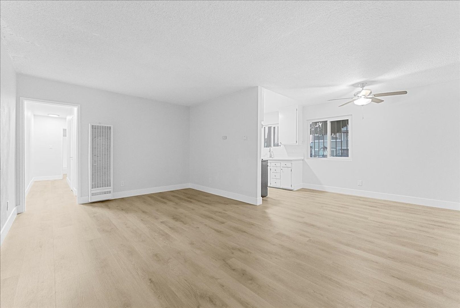 Los Angeles Apartment: 6119 Brynhurst Ave