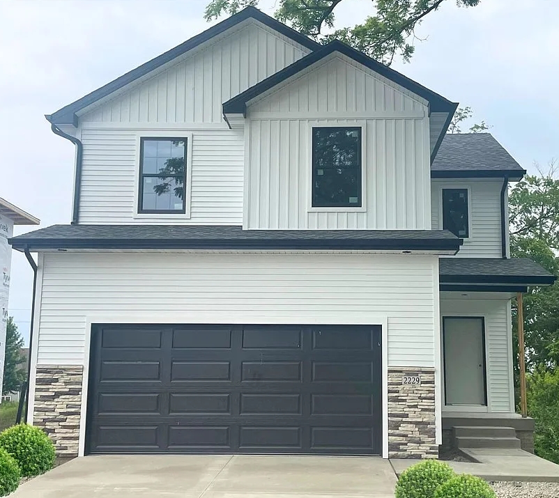 Norwalk House: 2229 Waller Ave