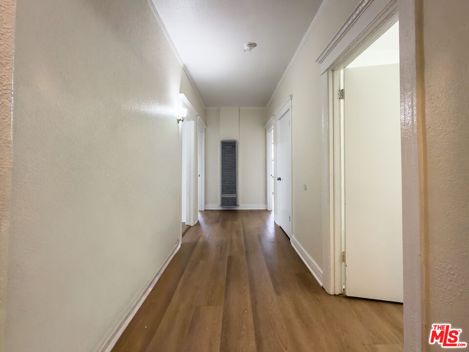Los Angeles Condo: 4367 South Van Ness Avenue