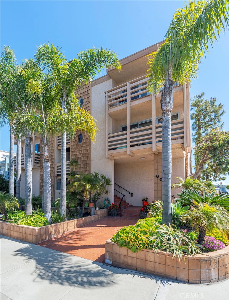 Hermosa Beach Condo: 600 Monterey Boulevard