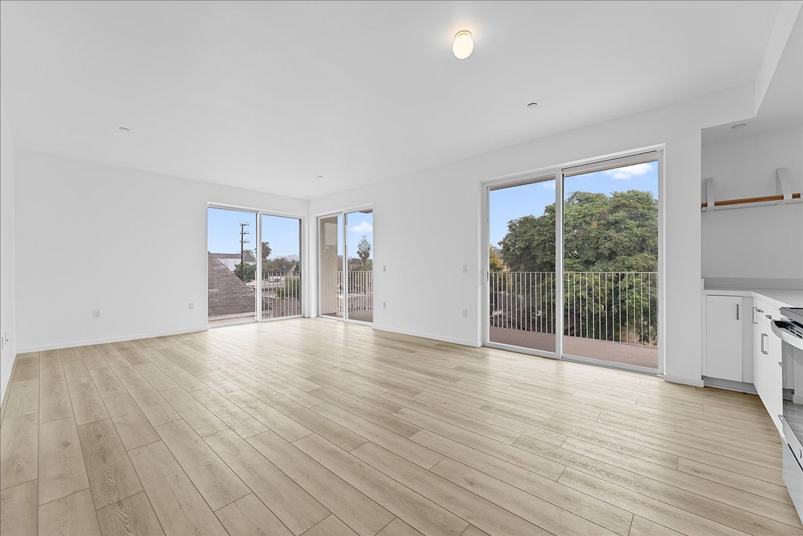 Los Angeles Apartment: 636 N Juanita Ave