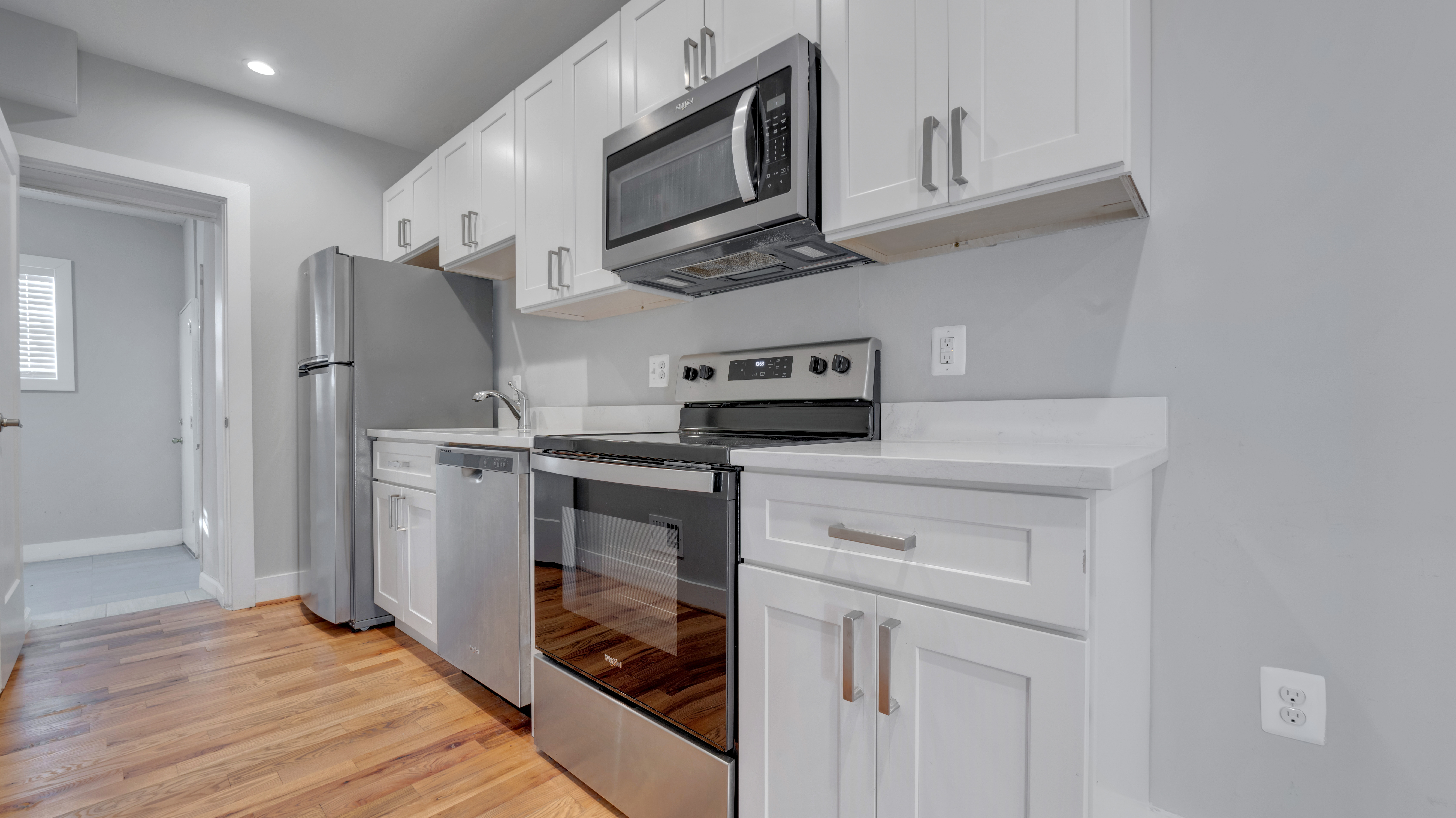 Washington Condo: 1911 M St NE
