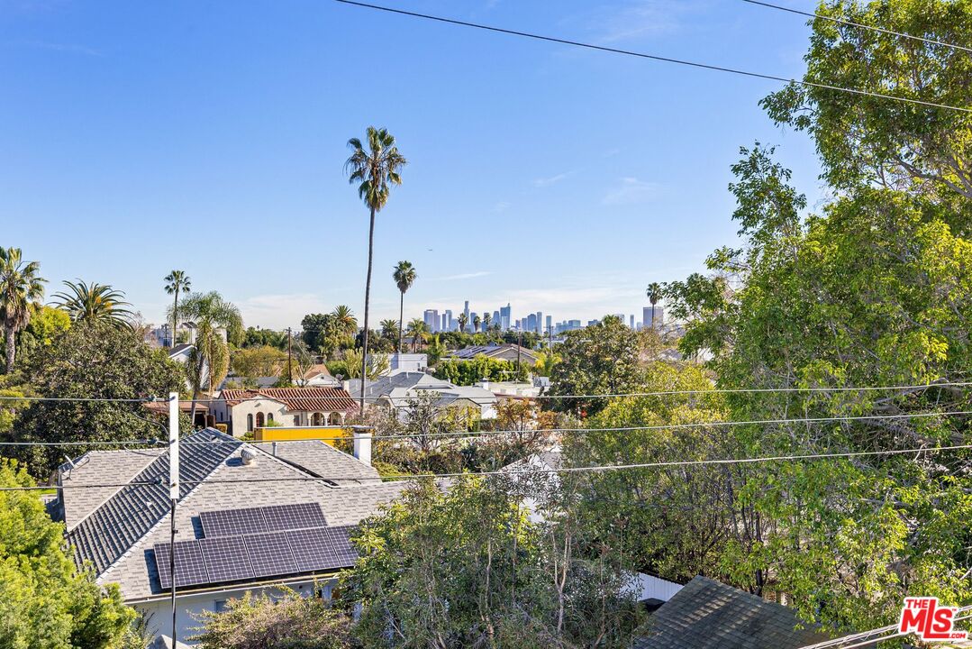 Los Angeles Condo: 532 North Rossmore Avenue