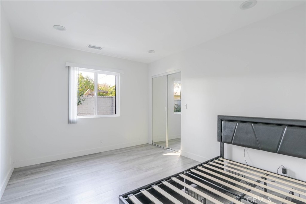 North Hollywood Condo: 11453 Calvert Street