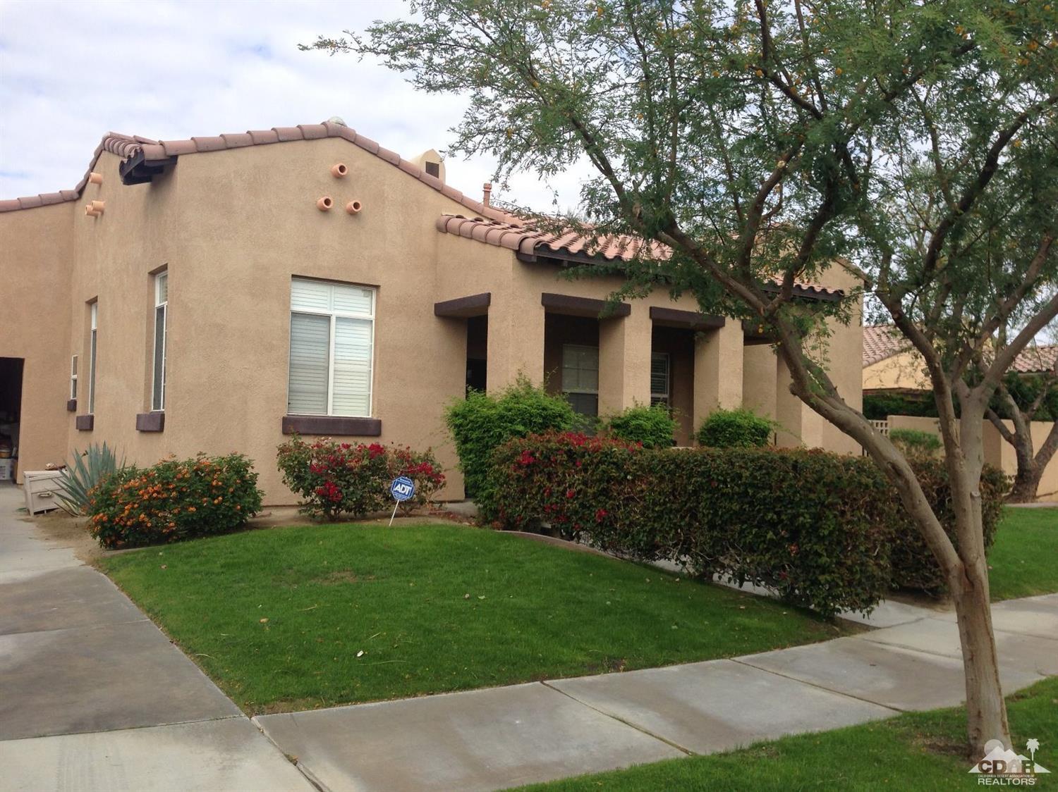 La Quinta Condo: 79760 Desert Willow Street