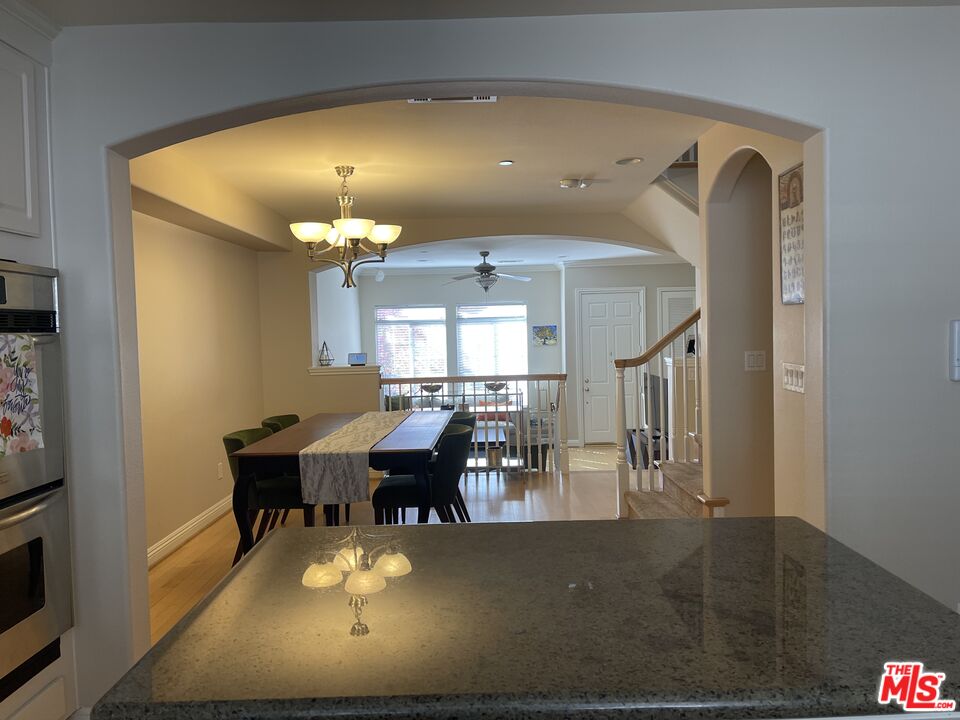 Burbank Condo: 717 East Olive Avenue