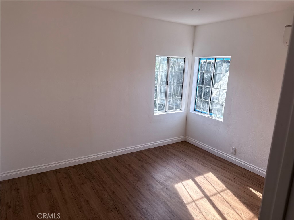 Burbank Condo: 826 East Elmwood Avenue