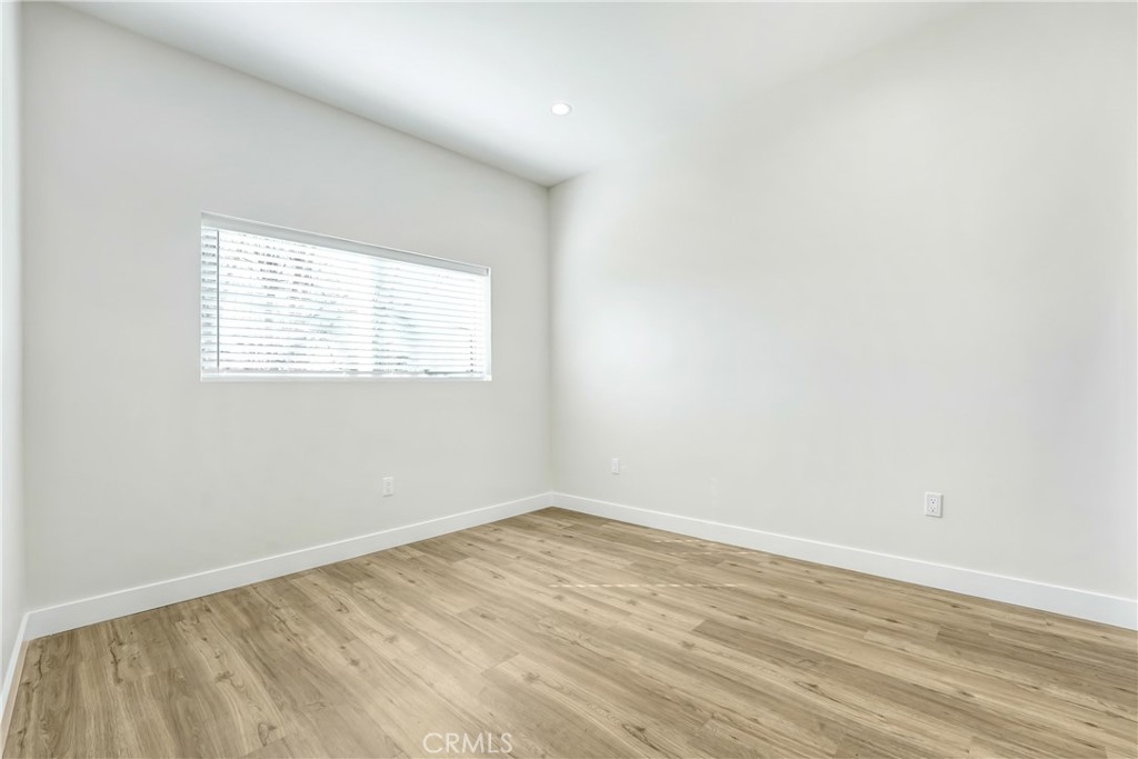 Sylmar Condo: 15118 Nurmi Street