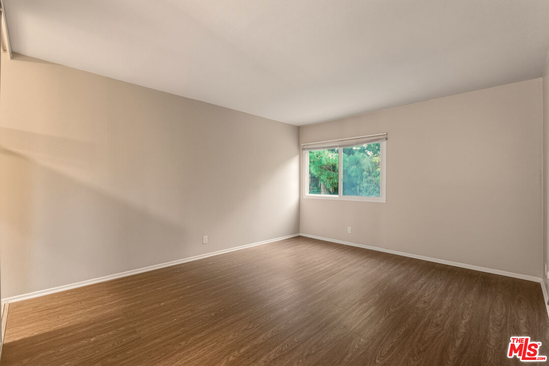 Culver City Condo: 6050 Canterbury Drive
