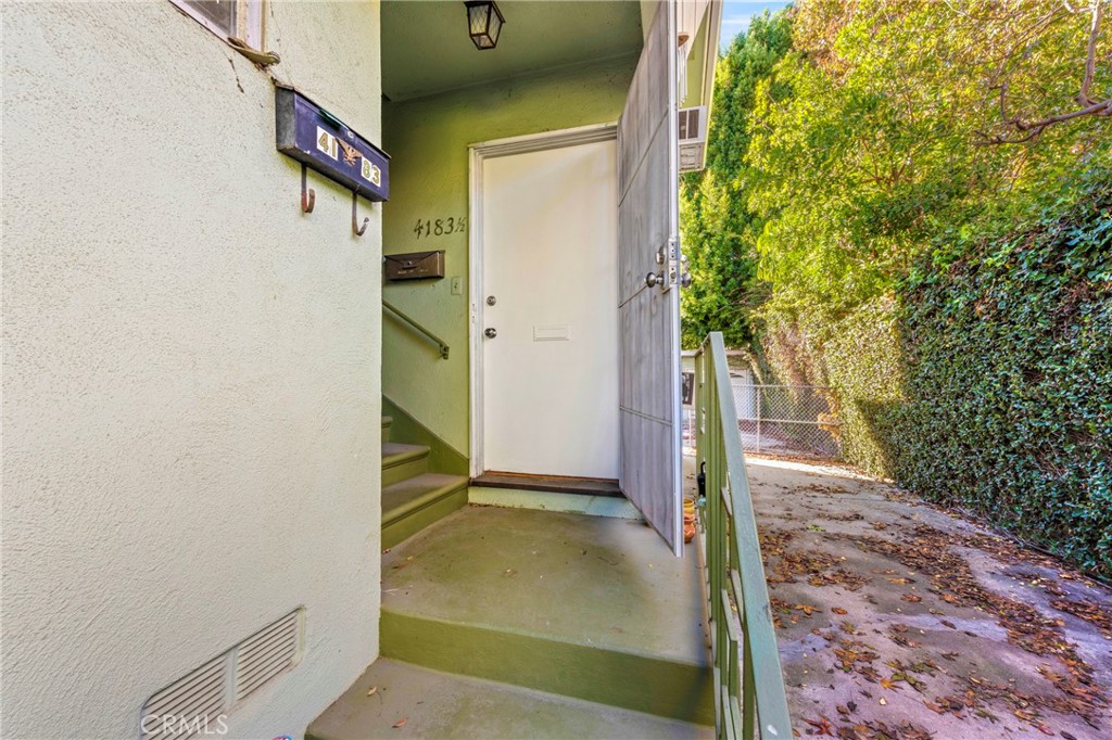 Studio City Condo: 4183 Tujunga Avenue