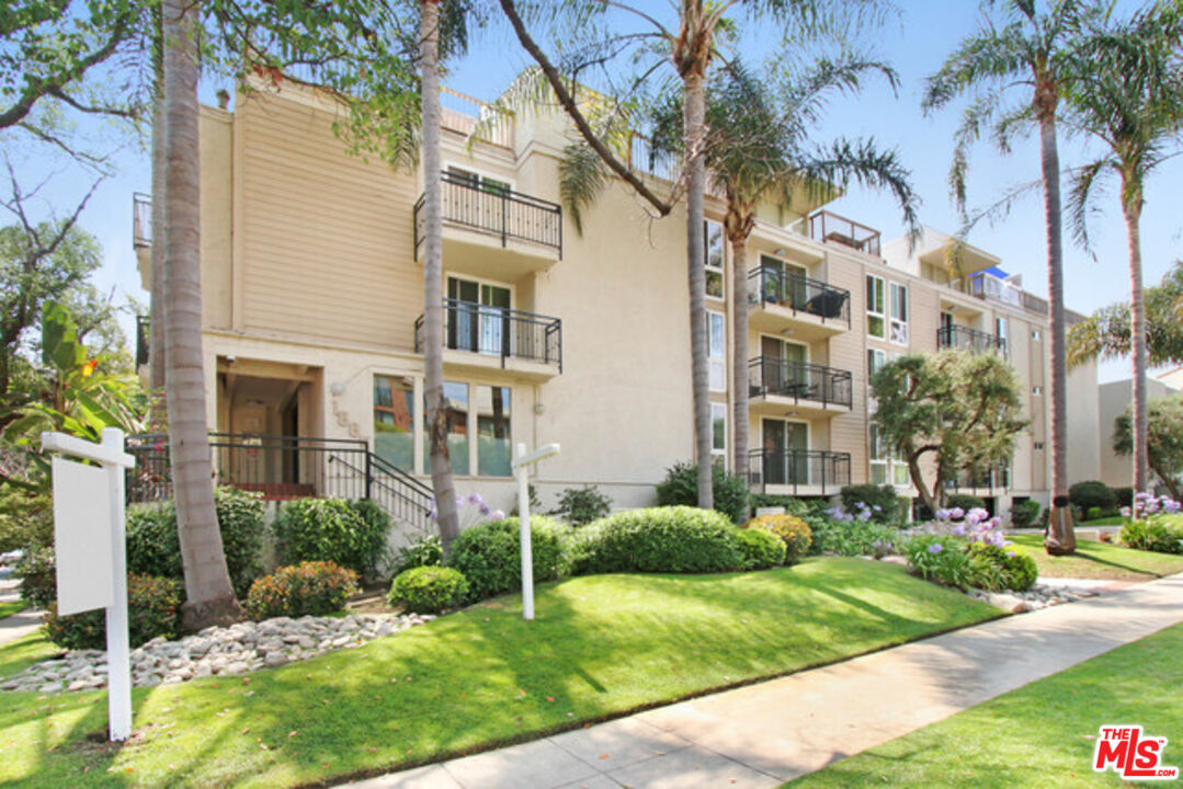 Los Angeles Condo: 1885 Veteran Avenue