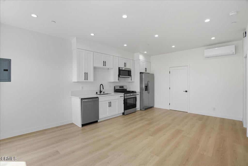 Ventura Condo: 1903 Ocean Avenue