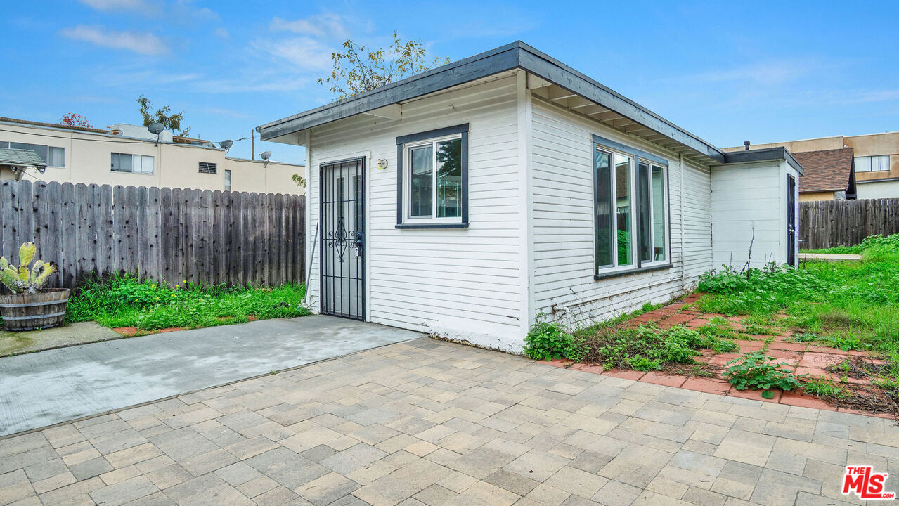 Glendale Condo: 705 South Adams Street