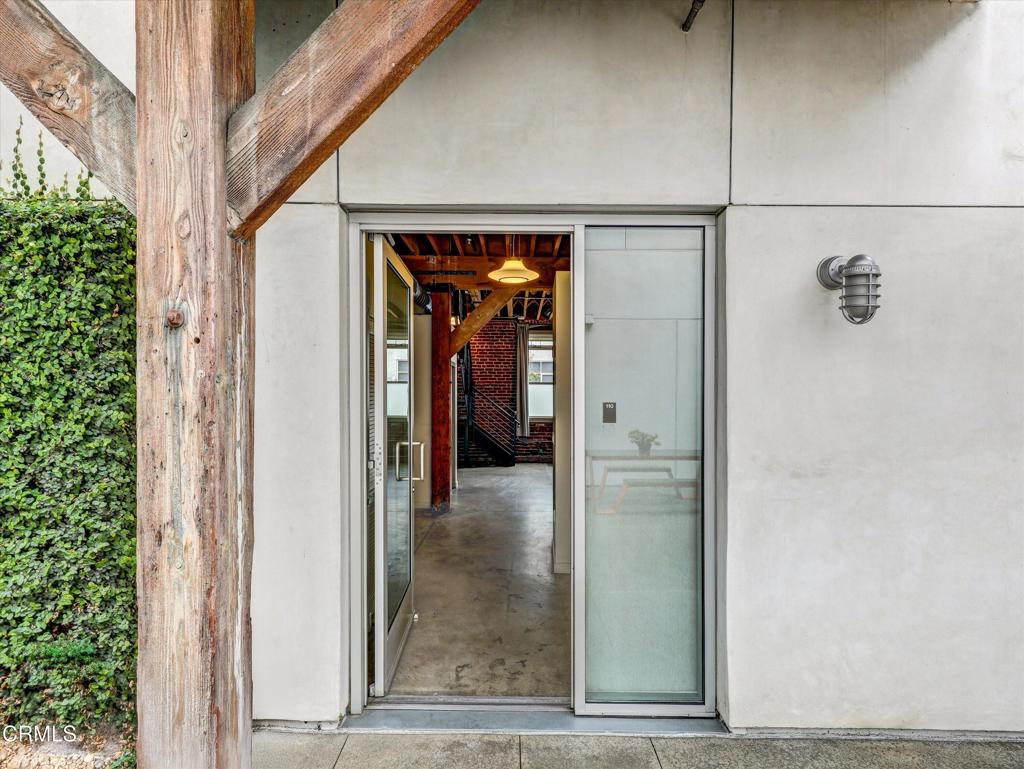 Los Angeles Condo: 527 Molino Street