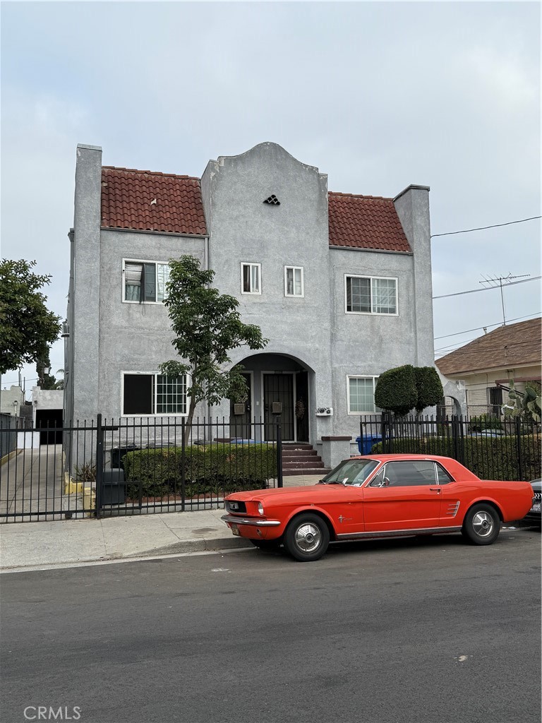 Los Angeles Condo: 1231 South Mariposa Avenue