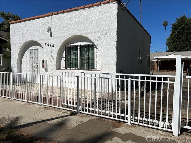 Canoga Park Condo: 7049 Alabama Avenue