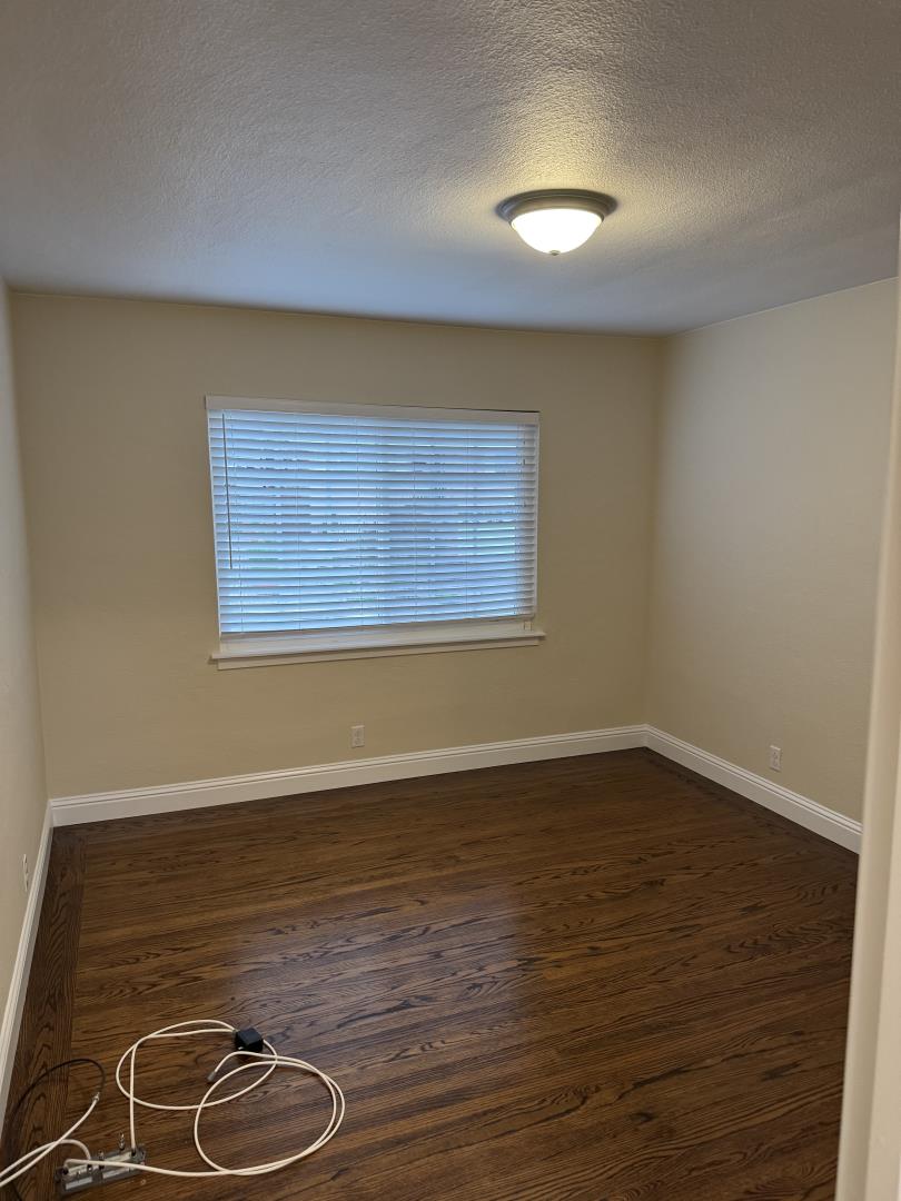 Millbrae Condo: 1320 Magnolia Avenue