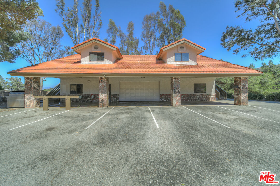 Murrieta Condo: Brown Road