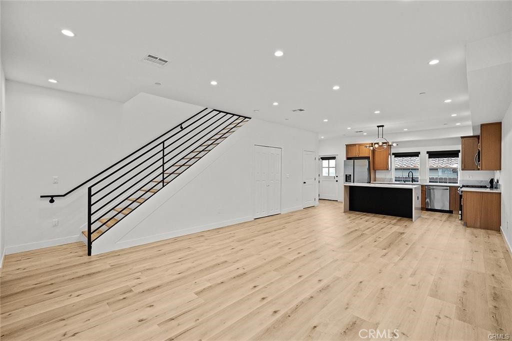 Whittier Condo: 6747 Pickering Avenue