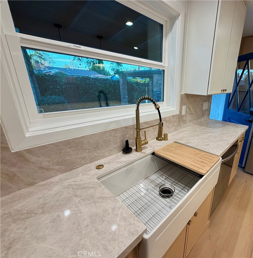 Winnetka Condo: 8666 Keokuk Avenue