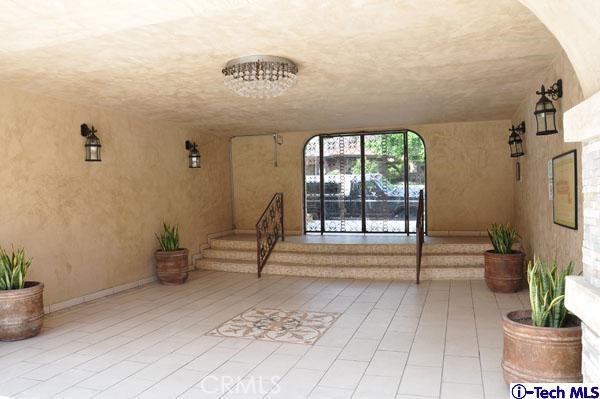Glendale Condo: 3220 Altura Avenue