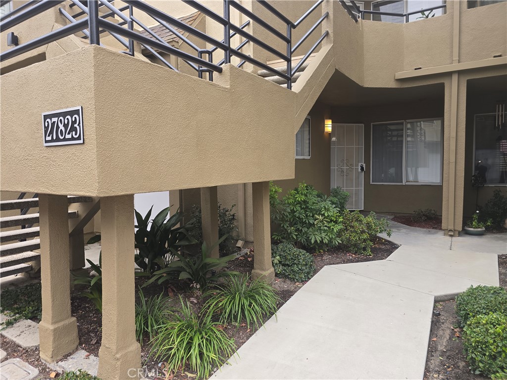 Mission Viejo Condo: 27823 Violet