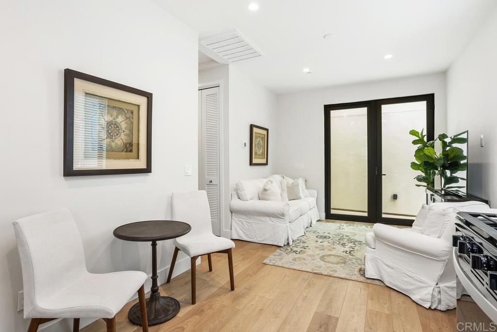 Oceanside Condo: 1756 Whaley Street