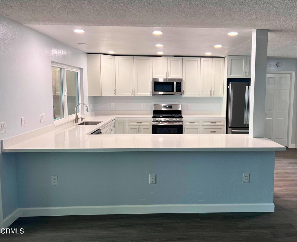 Ventura Condo: 10945 Kings Road