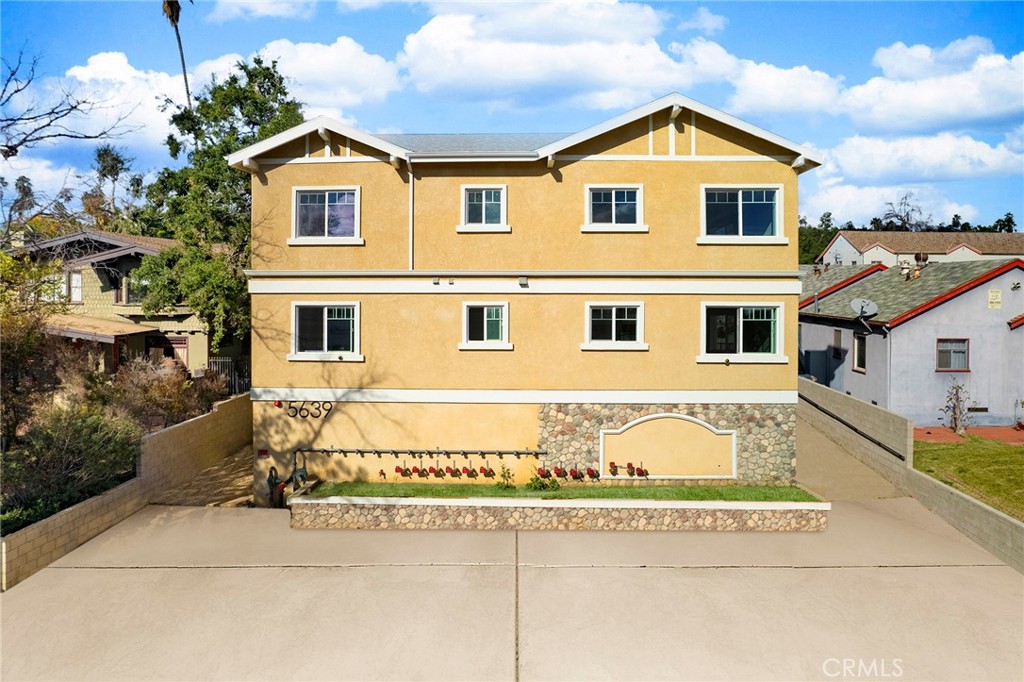 Los Angeles Condo: 5639 Huntington Drive