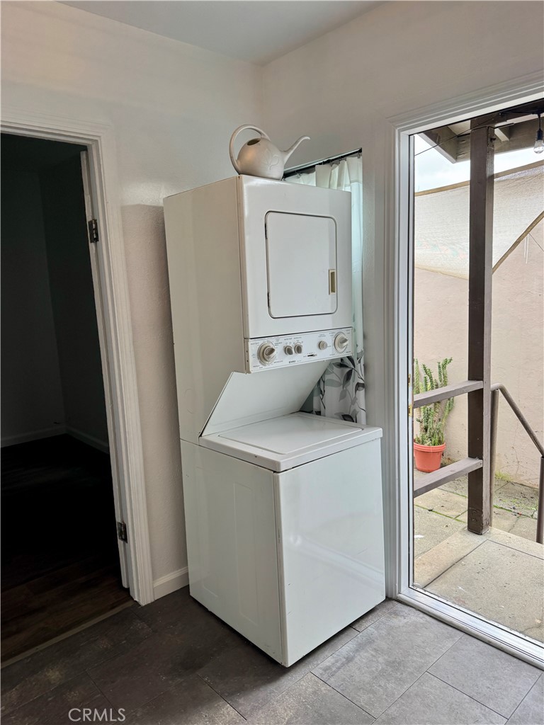 Los Angeles Condo: 5118 Huntington Drive South