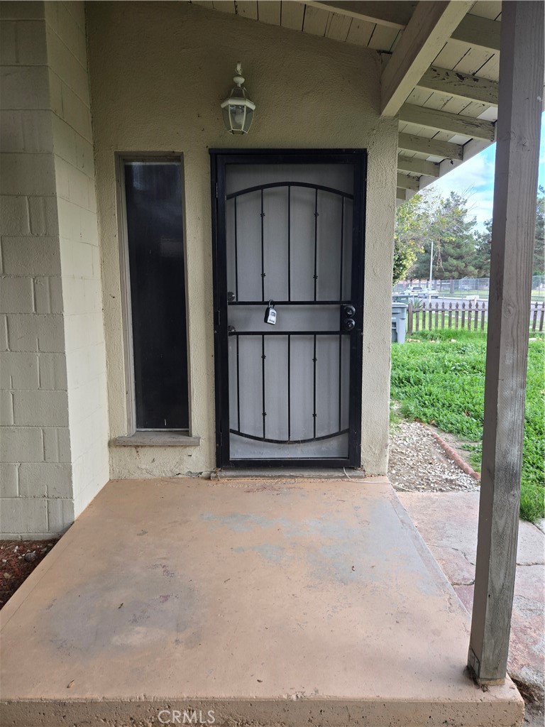 Hemet Condo: 1010 East Campus Way