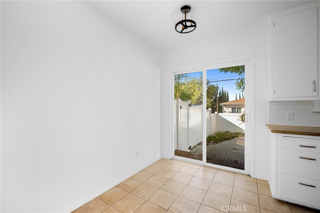 Tujunga Condo: 10230 Silverton Avenue