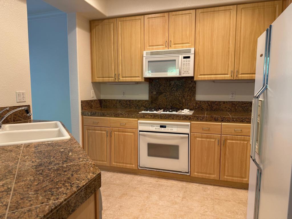 Livermore Condo: 27 Meritage Common