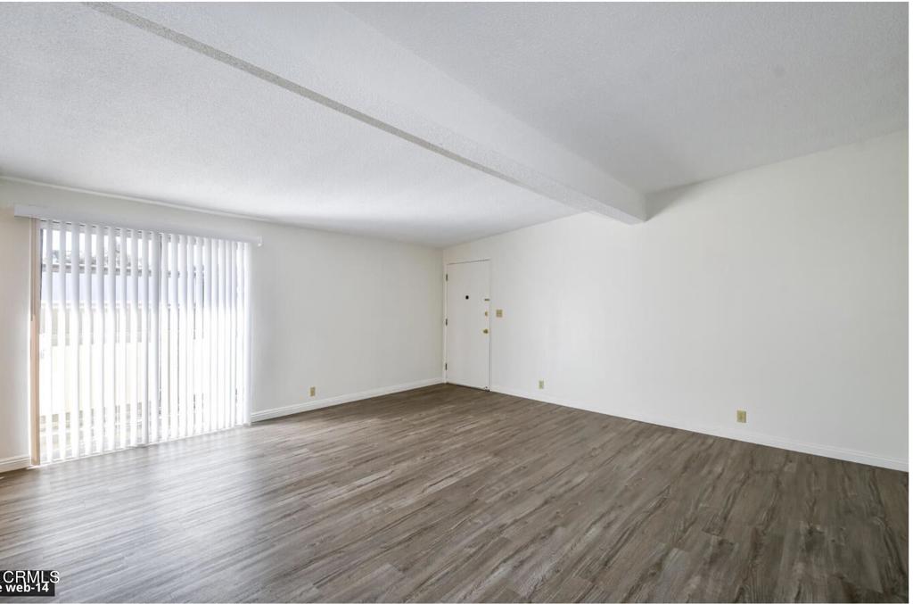 Montrose Condo: 2707 Montrose Avenue