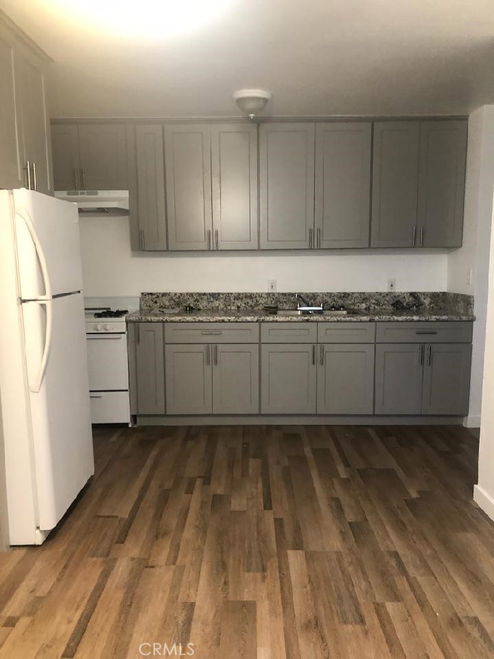 Long Beach Condo: 1912 Pasadena Avenue