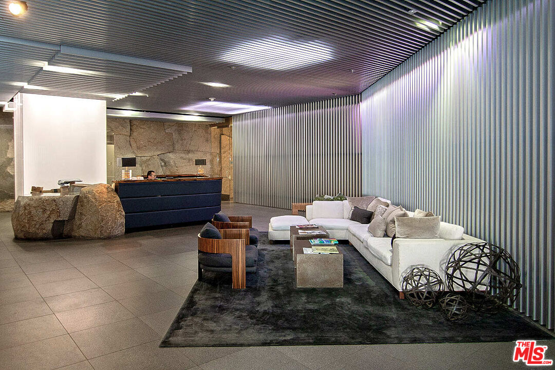 Los Angeles Condo: 3785 Wilshire Boulevard