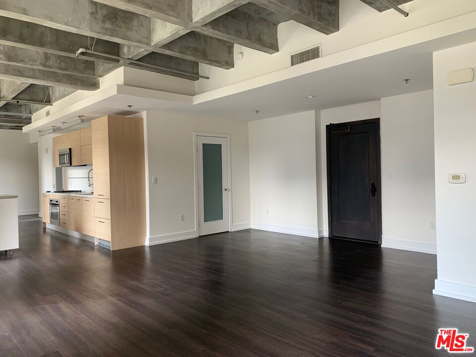 Los Angeles Condo: 727 West 7th Street