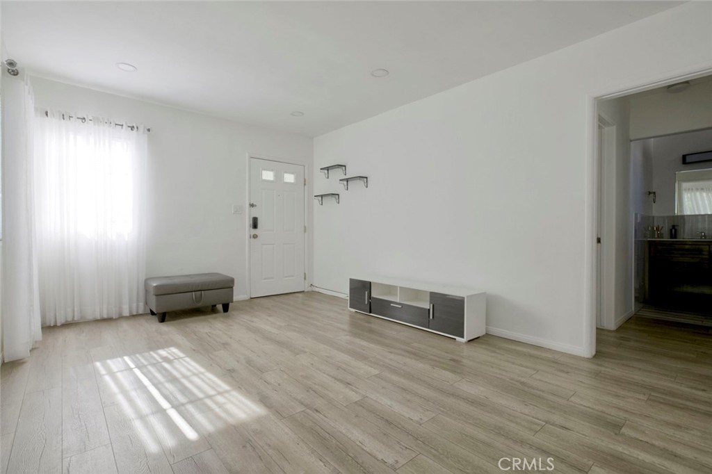 North Hollywood Condo: 5945 Willowcrest Avenue